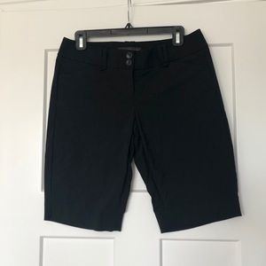 The Limited women’s black Exact Stretch shorts